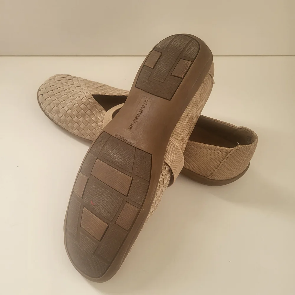 Naturalizer Beige Woven Loafers